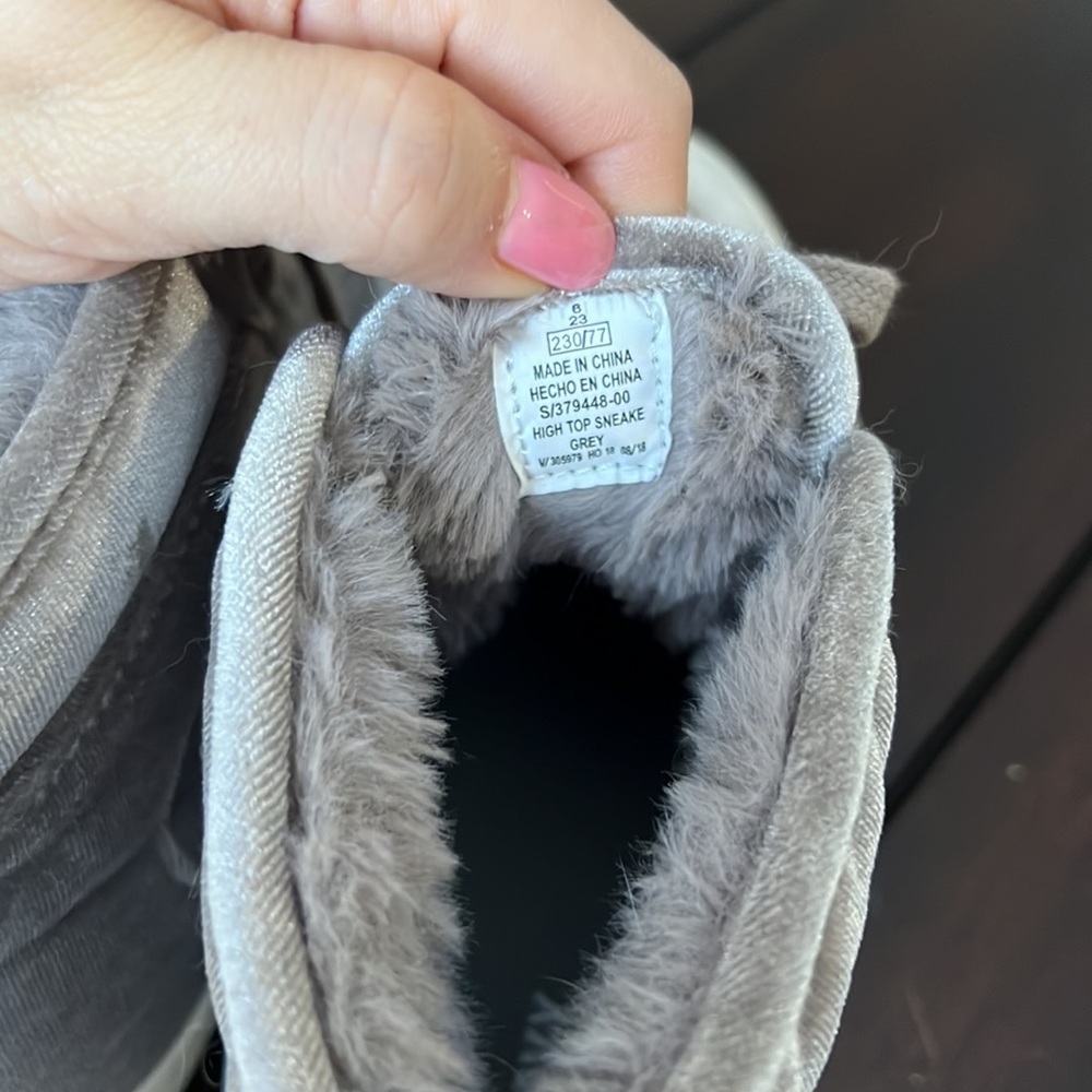 Sneakers - Picture 5 of 5
